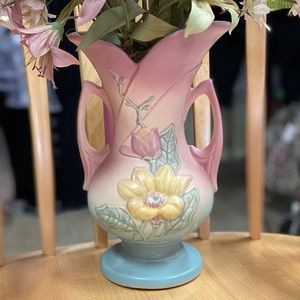 Vintage Hull Magnolia Vas